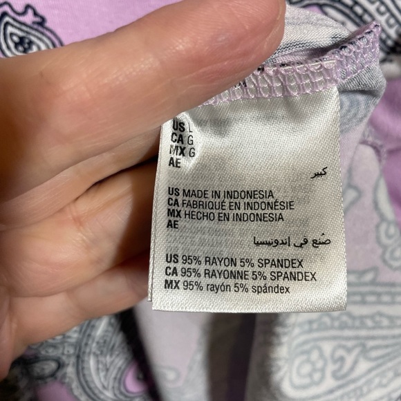 NWT JM Collection Lilac off shoulder shirt with Paisley Print. Size Large - Picture 5 of 5